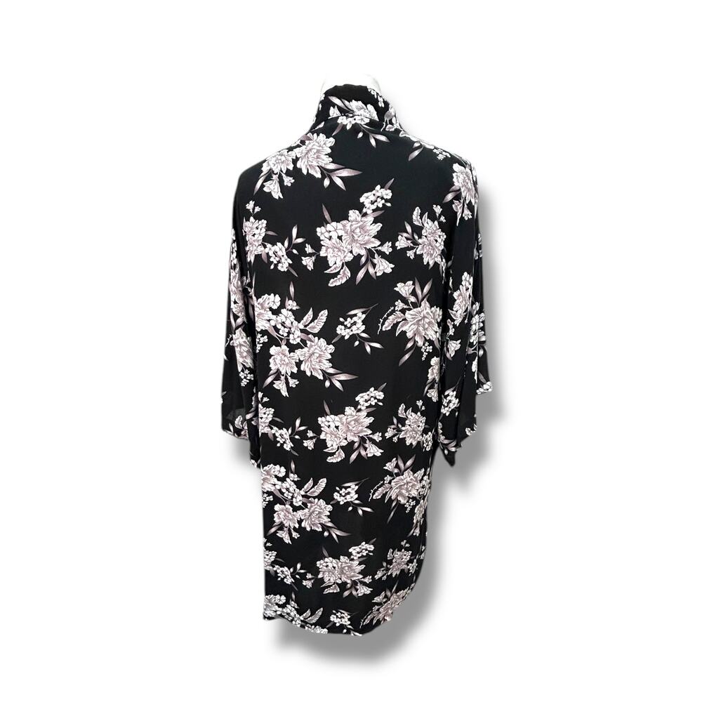 Spiritual Gangster Women's 'Maya' Black Floral Kimono, One Size - Picture 7 of 13